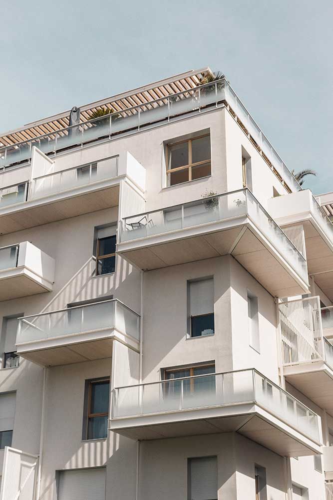 Photo d'architecture de la façade du bâtiment L'Envol à Vélizy.